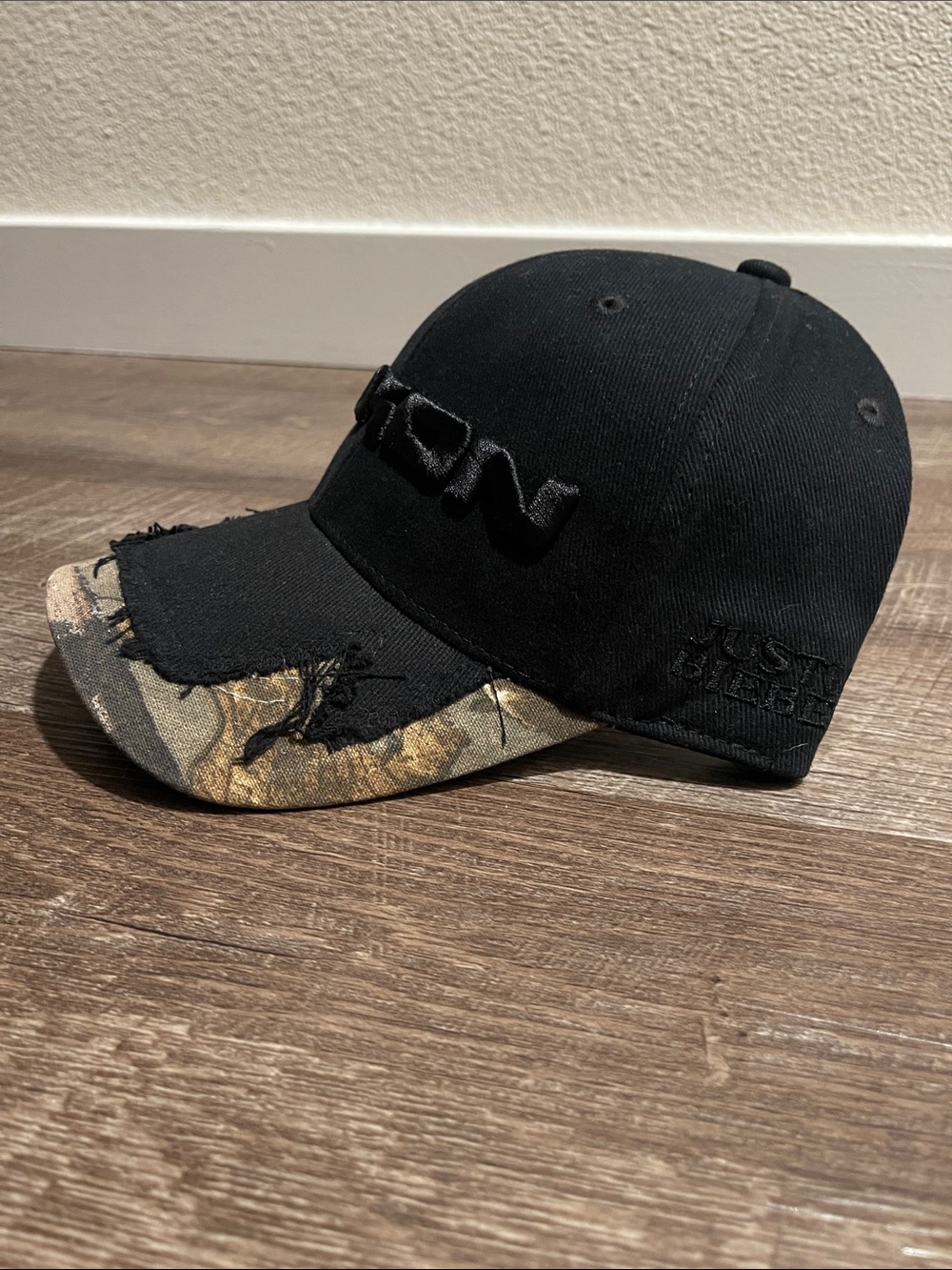 Justin Bieber Skylrk Coachella Yukon Hat - Picture 2 of 7